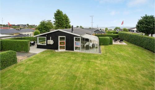 Three-Bedroom Vacation Home 