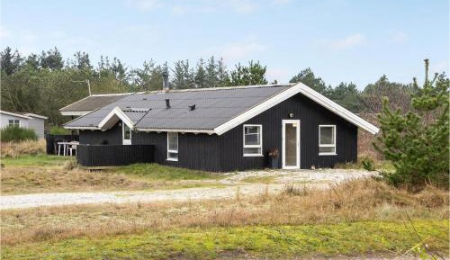 Three-Bedroom Vacation Home 