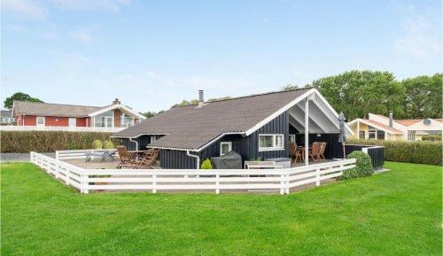 Three-Bedroom Vacation Home 