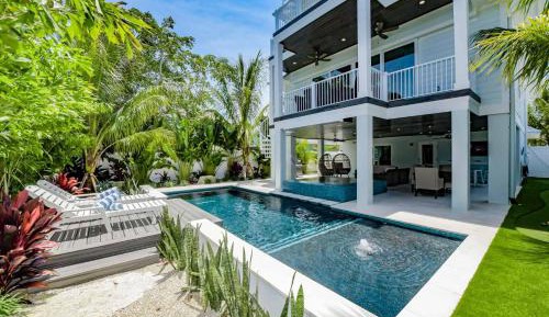 Seven-Bedroom Holiday Home