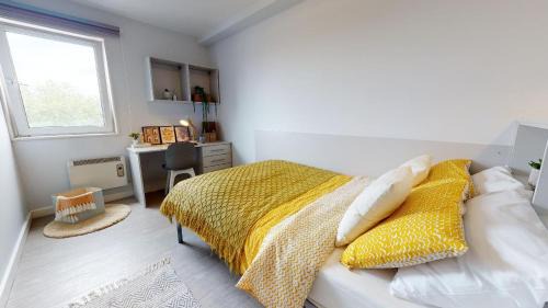 Single Room with Private Bathroom