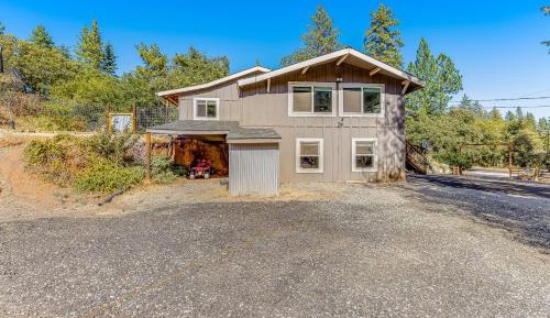 Three-Bedroom Vacation Home 
