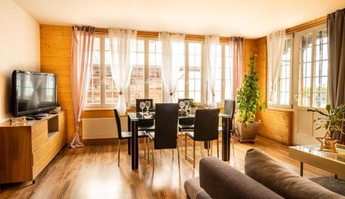 Apartment with Lake View