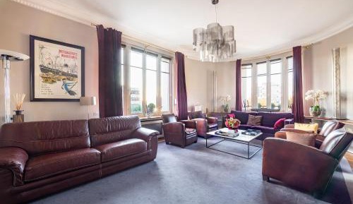 Three-Bedroom Deluxe Apartment