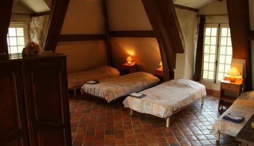 Family Room with Garden View and external private bathroom
