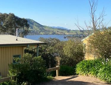 Two bedroom Cottage with Spa Bath - Wattle
