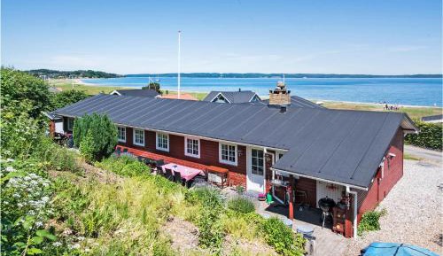 Seven-Bedroom Holiday Home