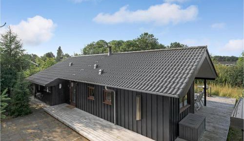 Three-Bedroom Vacation Home 