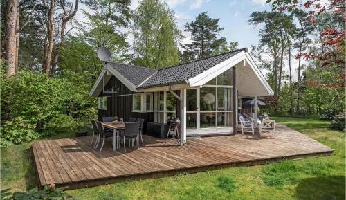 Three-Bedroom Vacation Home 