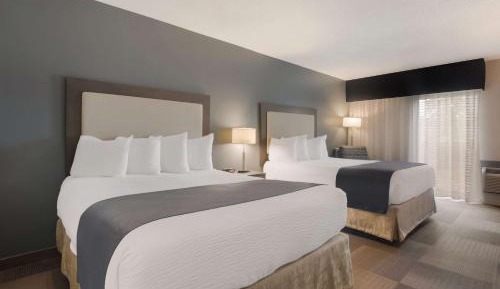 Queen Room with Two Queen Beds - Non-Smoking