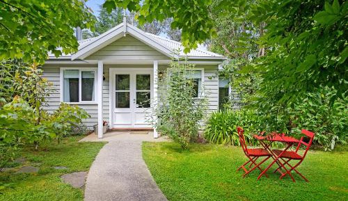 One-Bedroom Cottage - Mistletoe (Adult Only)