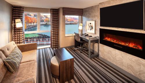 King Suite with Bay View
