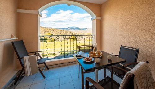 Studio with Sleeping Alcove and Terrace (4 People)