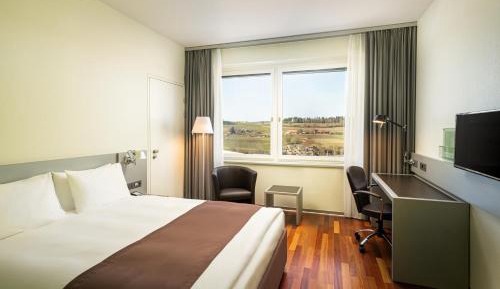 Standard Queen Room - High Floor