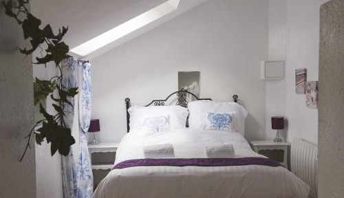 Twin Room with Shower