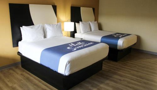 Queen Room with Two Queen Beds - Non-Smoking