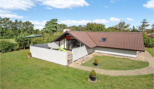 Three-Bedroom Vacation Home 