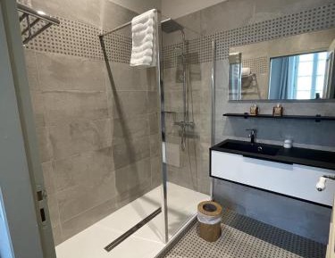 Three-Bedroom Deluxe Apartment