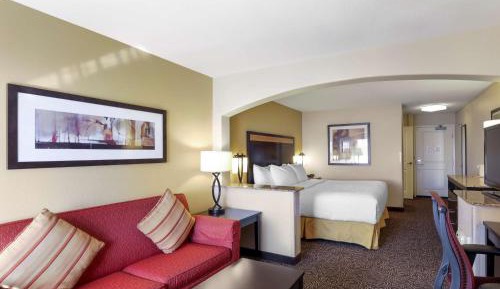 King Suite with Sofa Bed and Mountain View - Non-Smoking