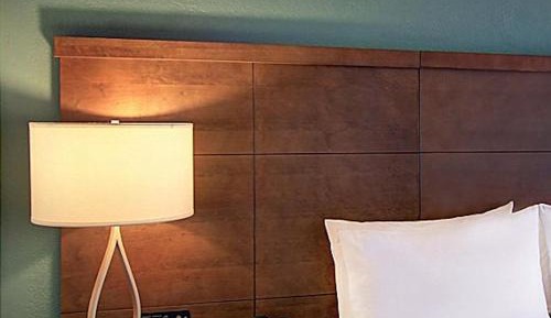 Studio Queen Suite with Sofa Bed - Accessible