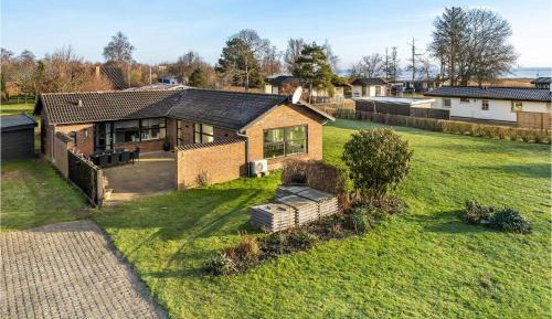 Three-Bedroom Vacation Home 