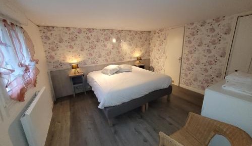 Apartment with Garden View