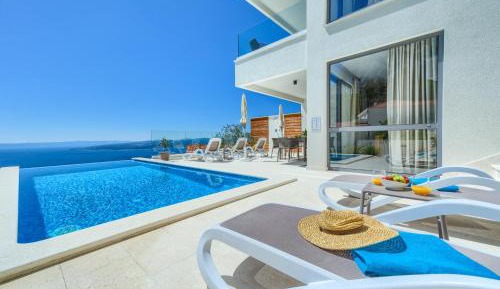 Villa with Sea View