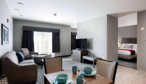 Suite with Two Queen Beds, Mobility Access and Roll-In Shower, Non-Smoking