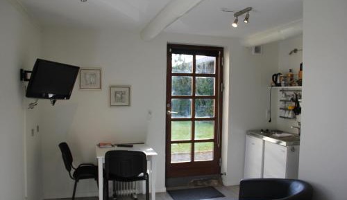 Studio (2 Adults)