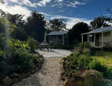 Queen Room with Garden View