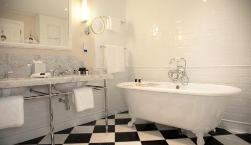 Deluxe Double or Twin Room with Pool View