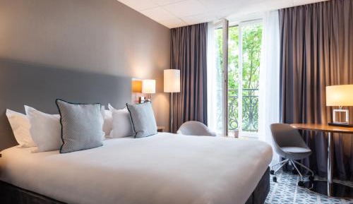 Premium King Room with City View