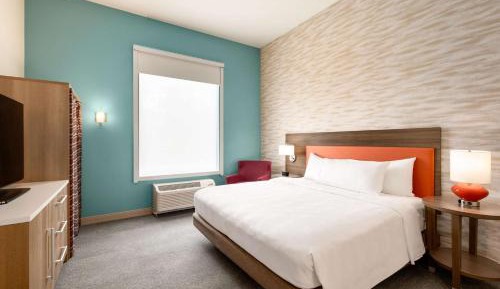 King Suite - Mobility Access/Non-Smoking