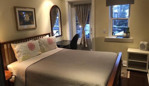 Standard Queen Room