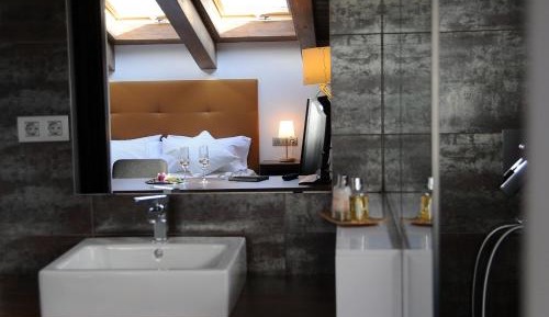 Deluxe Double Room with Spa Access