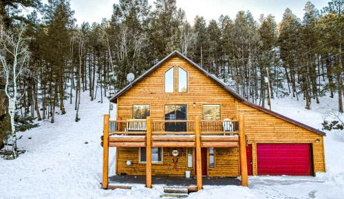 Three-Bedroom Vacation Home 