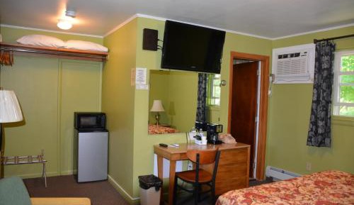 Queen Room - Non-Smoking