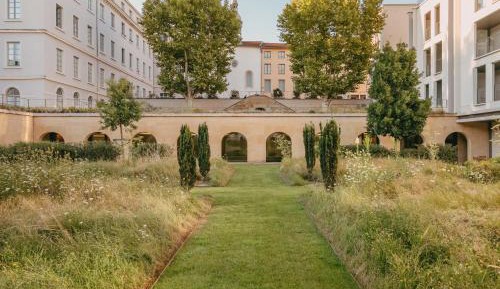 Deluxe Double or Twin Room with Garden View