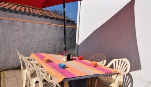 Holiday Home (5 Adults)