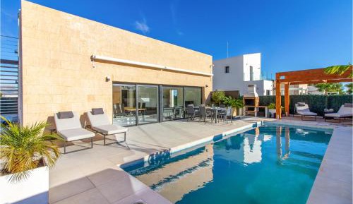 Three-Bedroom Vacation Home 