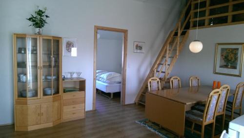 Apartment (4 Adults + 2 Children)