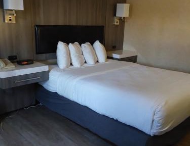 Queen Room - Disability Access