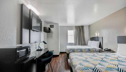 Deluxe Queen Room with Two Queen Beds - Non-Smoking