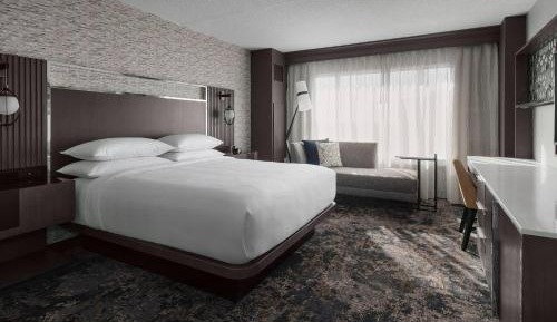 One-Bedroom King Suite 