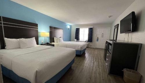 Superior Double Room with Three Double Beds - Non-Smoking