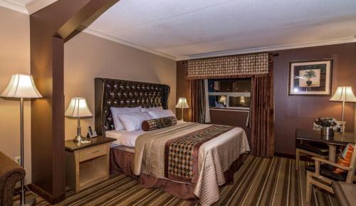 One-Bedroom King Suite with Sofa Bed - Non-Smoking