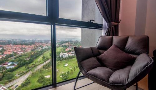 Three-Bedroom Apartment with Balcony