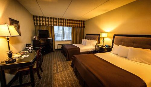 Queen Room with Two Queen Beds - Non-Smoking