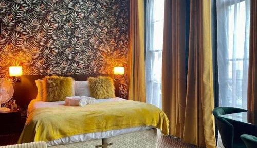 Junior Suite with Balcony