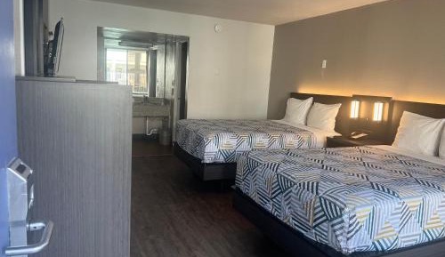 Deluxe Quadruple Room - Non-Smoking